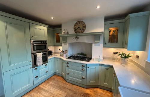 Central Knutsford - Photo 6