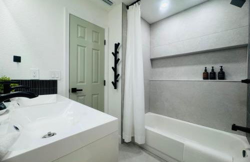 Tropical escape Pool Garden & Patio Near Tampa - Foto 3