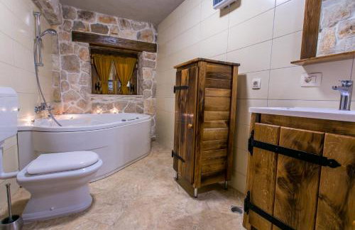 Stonehouse Marina - Estate With A Two Private Pools - Photo 65