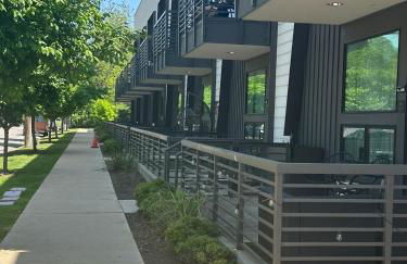 Austin Stylish Studio - Foto 52