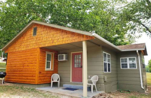 Lakeside Retreat - Romantic Cabin - Resort Pool, Dock, Fire Pit! - Foto 12