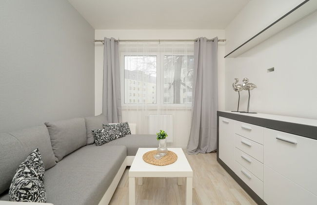 Wrocław Haven Apartment by Renters - Photo 4