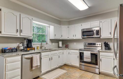 Private Yard and Deck High Point Home Base! - Foto 10