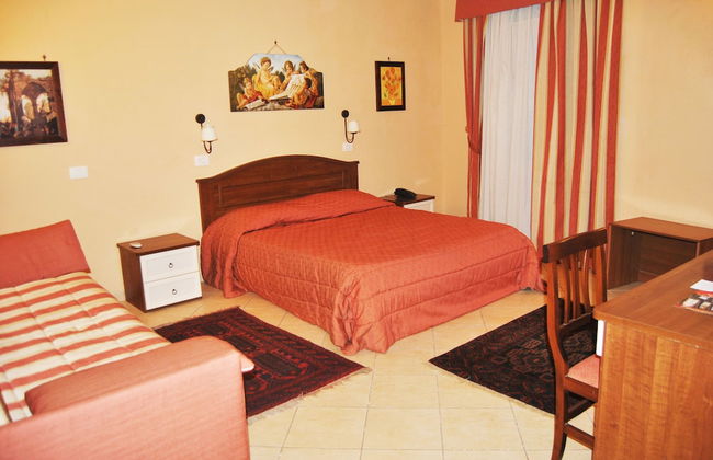 Greta Rooms Hotel - Photo 21