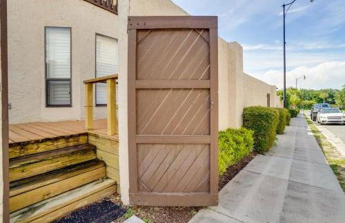 Walk to Restaurants Downtown Leesburg Townhome! - Foto 27