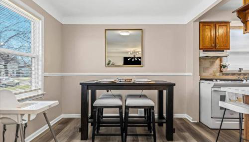 Newly Renovated 4 Bedroom 2 Bath Downtown Dearborn - Foto 5