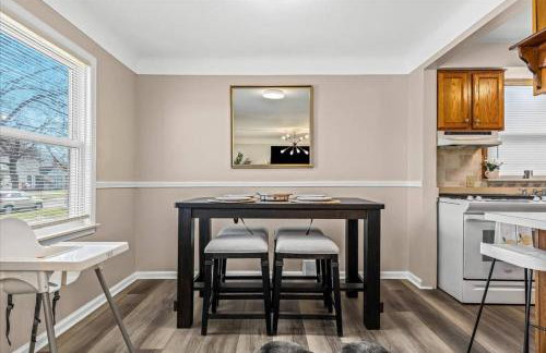 Newly Renovated 4 Bedroom 2 Bath Downtown Dearborn - Foto 5
