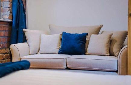 Central Warehouse Apt - Sleeps 8, Pet Friendly - Photo 13