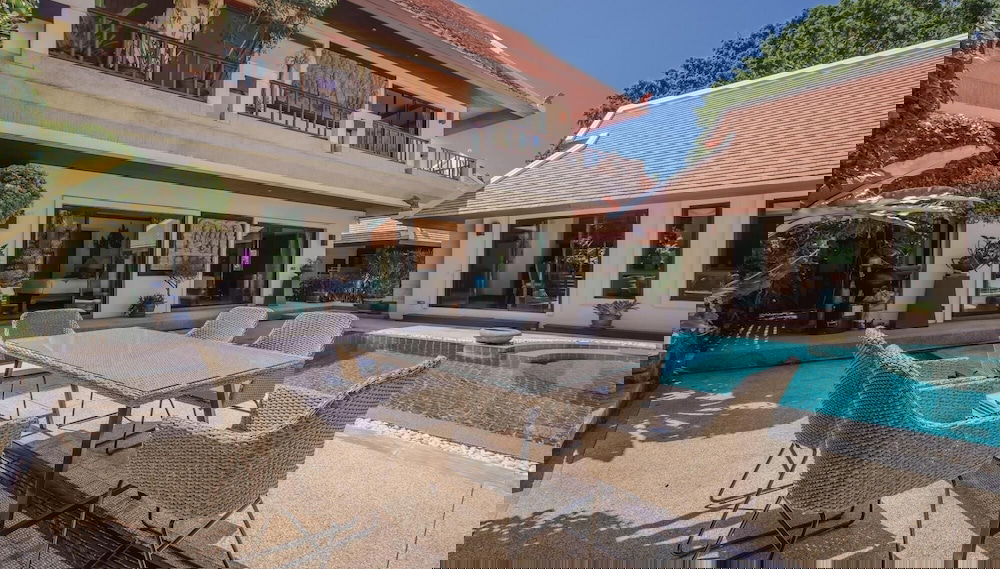 Solas Pool Villa in Nai Harn - Foto 1, Habitación