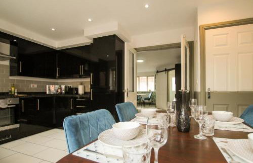 Modern 3-Bedroom Home in Quiet Cul-de-Sac w Parking by Rework Accommodation - Foto 12