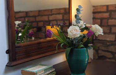 Little Underhill - Photo 17