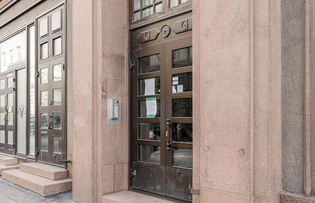 Historical 2BR Apartment with Sauna & Great Location - Foto 30