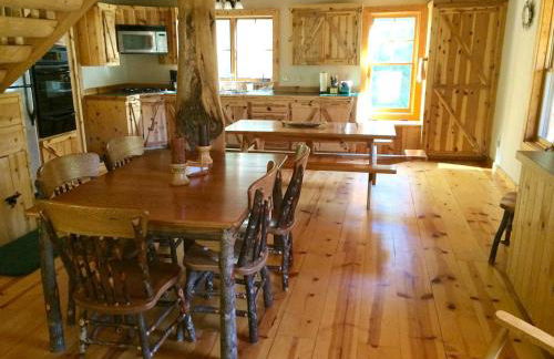 Stunning Log Cabin Rental with Breathtaking Views in Tygh Valley, Oregon - Foto 17