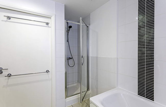 Trendy Queen's Park Apartment With Views Across London - Foto 16