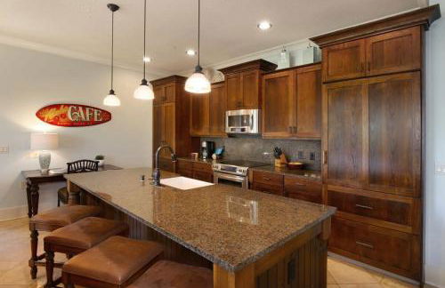 D211 Second Floor 3-bedroom Poolside Lanai - Foto 10