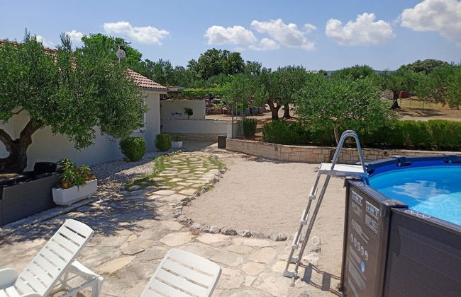 Mary: Relaxing With Pool - H - Foto 12