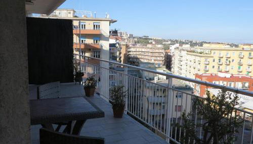 Pretty panoramic apartment - half way Center-Vomero district - Foto 3