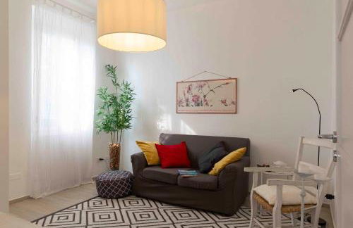 ROSSENA HOME tranquillo appartamento, con giardino, vicino al centro ed all'Ospedale Santa Maria Nuova SMN - Foto 2