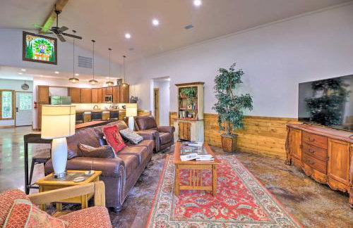 Riverfront Heaven on the White with Covered Patio! - Foto 4