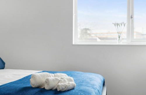 Lovely 2 Bedroom House - Free Parking - Accommodation near QMC Hospital & University of Nottingham - Suitable for Short Stays & Long Stays - Photo 15