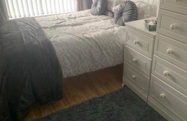 House - Sleeps 4 with Cozy Fireplace - Foto 1