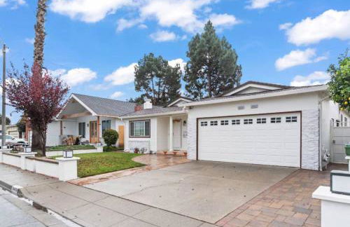 3BR Home Ideal for Work Trips, Family & Long Stays - Foto 16