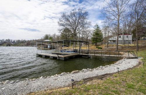 Luxury Log Cabin w Beach & Dock Sleeps 12 - Photo 9