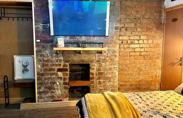 Luxury Industrial Studio Leeds Near Brudenell social club & Headingley Stadium - Photo 85