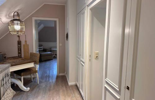 Sky & Sand Homes Strandläufer I Stilvolle Wohnung unter Reet in SPO mit Parkgarten - Photo 31