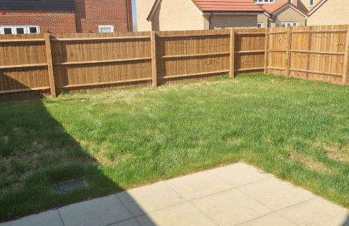 A1M Hampton Height New Entire 4bed House PE7 8SN - Foto 34