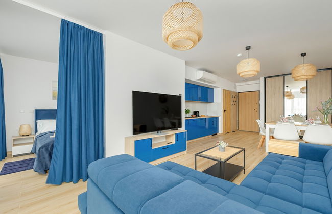 Blue Apartment With Sea View by Renters - Photo 19
