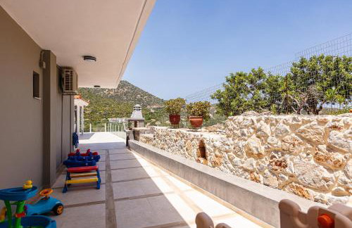 Promitheas Villa, with Pool & Heated Spa Whirlpool, By ThinkVilla - Foto 25