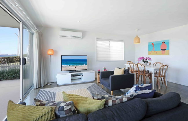 Sandbox Luxury Beach Front Apartments - Foto 31