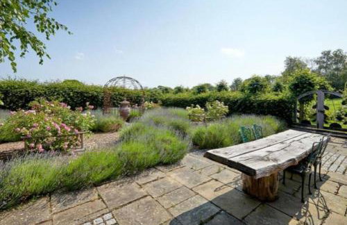 The Old Cattle Barn - Photo 15