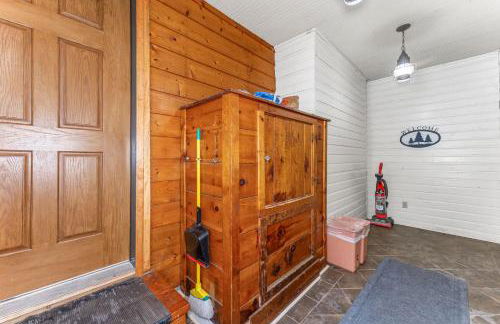 Bayview Cottage 3BR Fireplace Lakefront - Photo 15