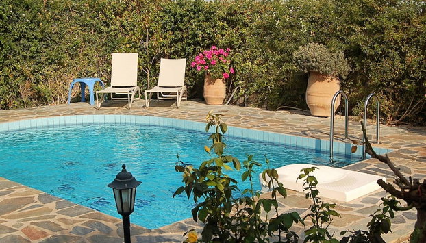 Enticing Villa in Loutra with Private Pool & Garden near Beach - Foto 2, Imagem principal
