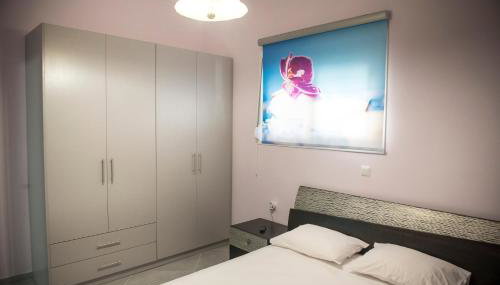 StayZeta - Photo 4, wardrobe