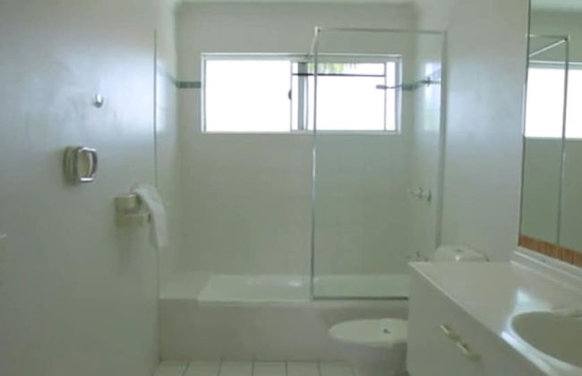 Coral Beach Noosa Resort - Photo 30