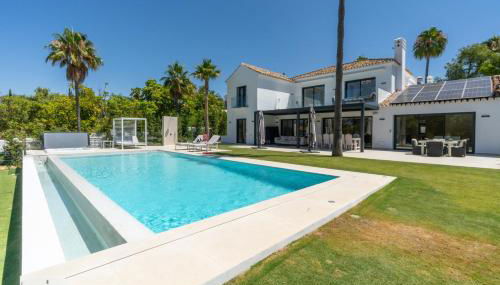 Stunning 6-Bedroom Villa in Guadalmina Baja - Foto 2