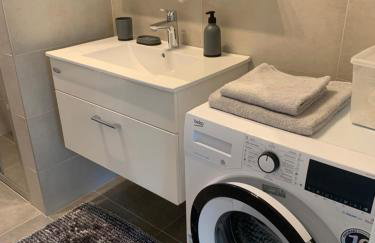 Tony's house in garden - Photo 35