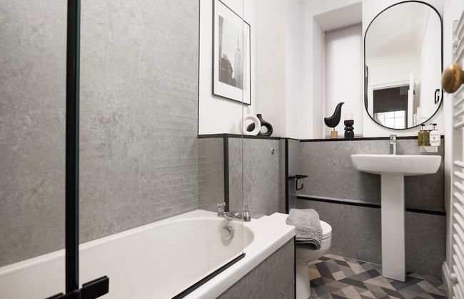 Stunning Arty Apartment & mezzanine - Photo 7