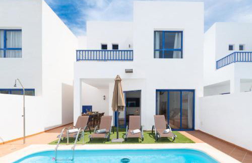 Luxury 3-bedroom villa with heated private pool - in Marina Rubicon, Playa Blanca, Lanzarote - Foto 1