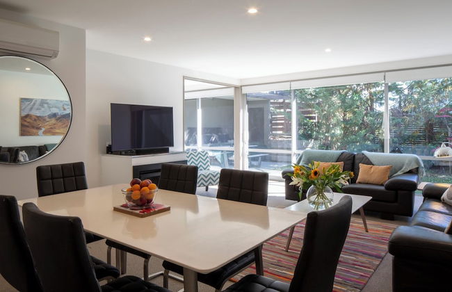 22 Hallenstein Apartments by Staysouth - Photo 37