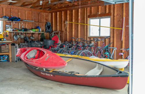 Bass Bay Getaway | Lakefront Family Cottage - Foto 43