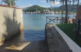 Lindo 3 Qts com Deck churrasqueira Piscina Angra - Foto 44