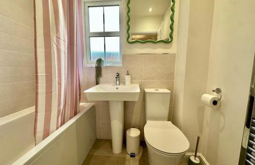 The Nest at Heaton Family Friendly Near Preston and Blackpool Ample Parking and WiFi - Photo 19