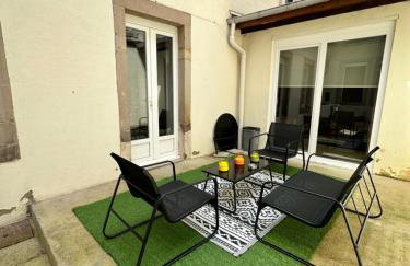 Epinal Hyper Centre, Place des Vosges T2 avec terrasse et salon de jardin. - Foto 6