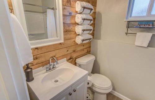 Romantic Getaway Base of Mountains Parks & Trails - Foto 32