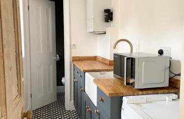 The Harborne Home opposite QE hospital & Birmingham university - Photo 26