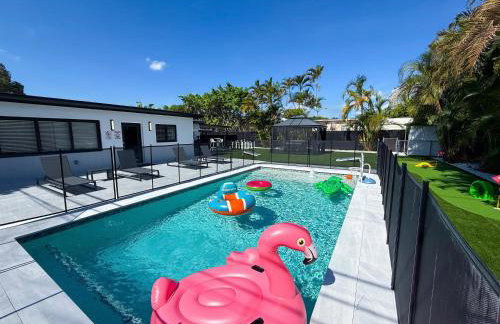 The LuxeLanding MIA- Swimming pool, Oasis Lounge, Mini Golf, BBQ and Hibachi Grill , and Outdoor Games - Photo 30